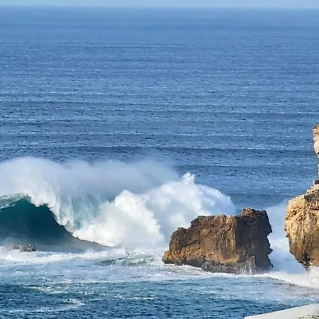 Oceanview Dreamer's Delight Apartment Nazaré