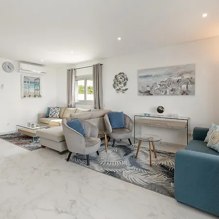 Oceanview Dreamer's Delight