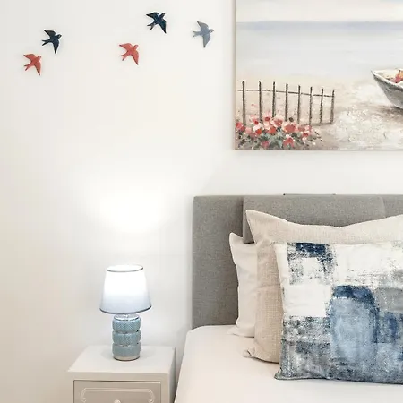 Oceanview Dreamer's Delight Apartment